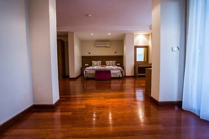 Synosse Park מלון